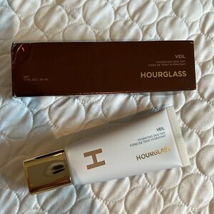 Hourglass Veil™ Hydrating Skin Tint Foundation women men makeup fresh look Y2K